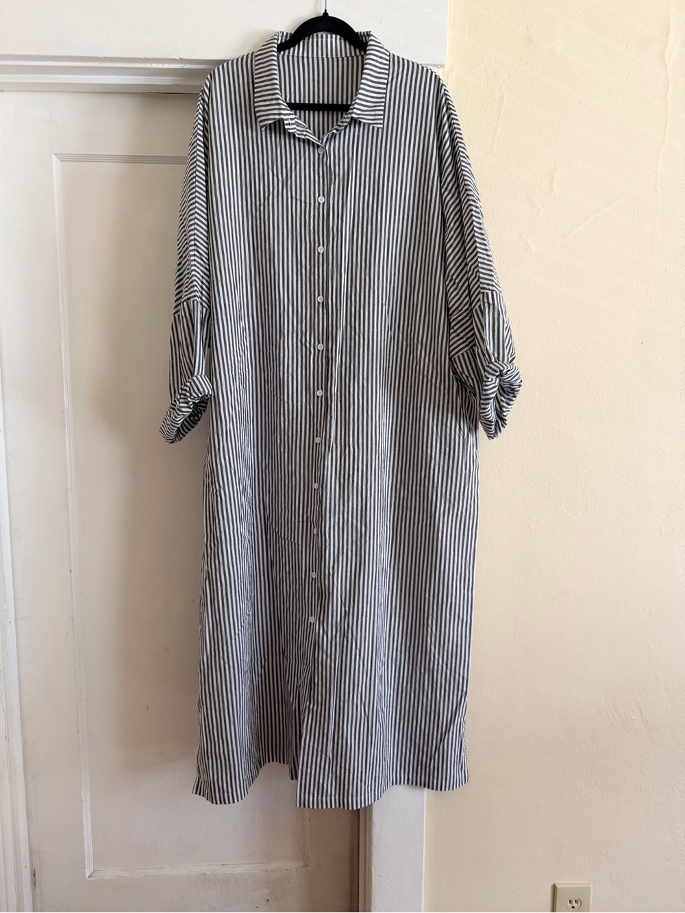Source Unknown Black & White Striped Button-Down Longline Shirt